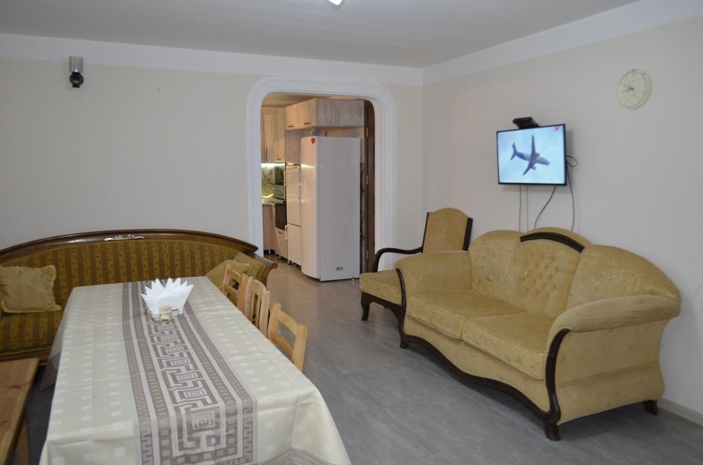 Guest House Gogia Zhabeshi Exteriör bild
